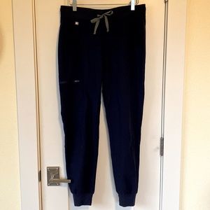 Navy Figs Zamora jogger scrubs, size S